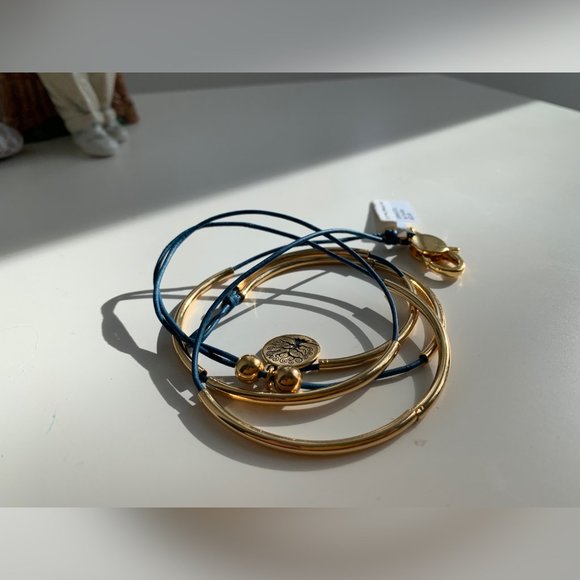 Lizzy James Girlfriend Tree of Life Blue Bracelet - Picture 2 of 5